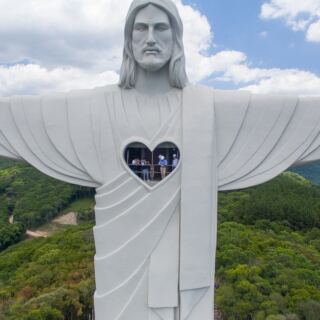 14 Towering Christ Statues Found Across the World