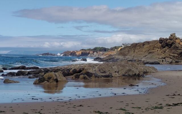 10 Free Oregon Spots Where You Rockhound Without Paying a Penny