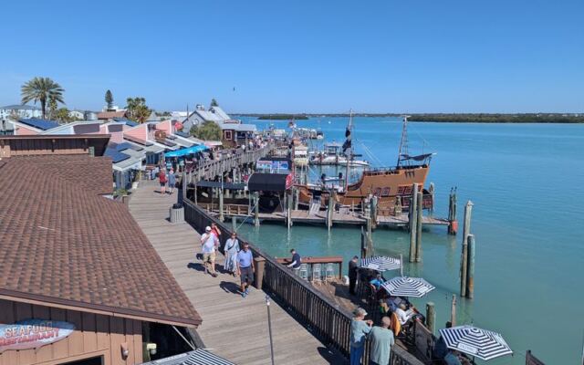 This Bustling Florida Waterfront Village Serves Fresh Gulf Seafood You’ll Keep Driving Back For