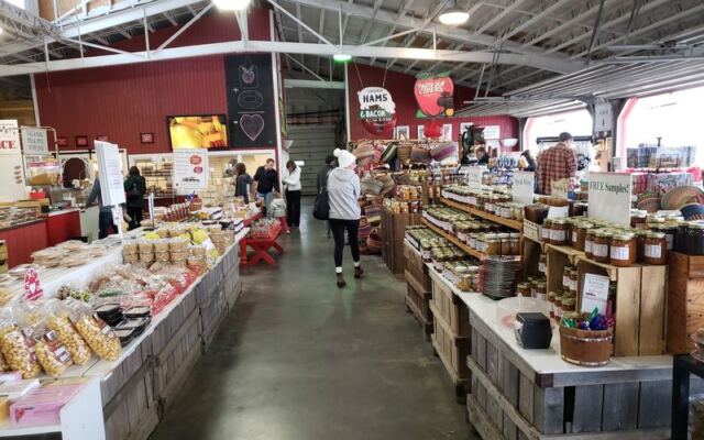 This Sprawling Virginia Farm Market Is Worth A Stop For Fresh-Baked Pies, Apple Cider Donuts, And Local Produce