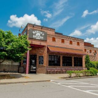 This Under-The-Radar Tennessee Drive-Thru Serves the Juiciest Smoked Brisket Around Nashville