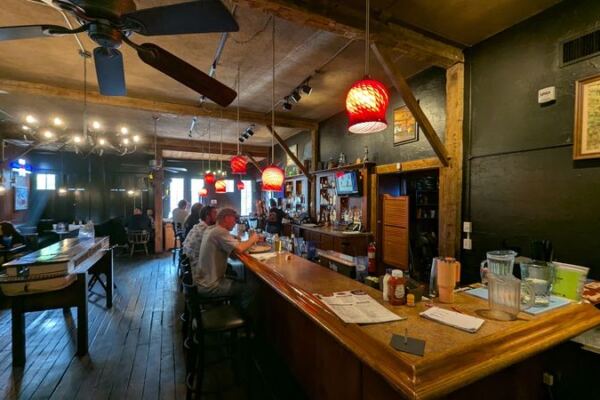 This Coshocton, Ohio Restaurant Ladles French Onion Soup So Rich People Drive Across The State For It