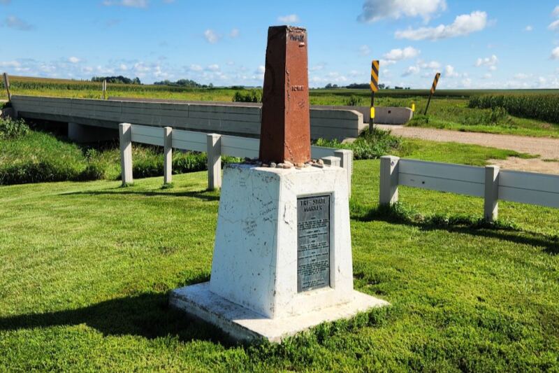 This Hidden Iowa Spot Is Where Three States Meet At Once