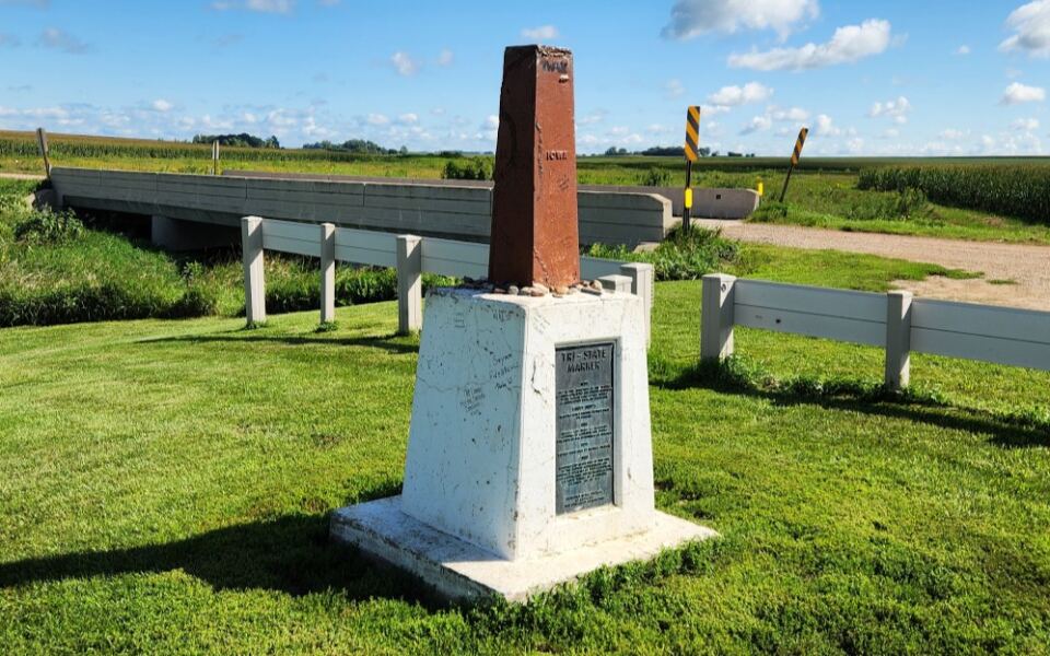 This Hidden Iowa Spot Is Where Three States Meet At Once