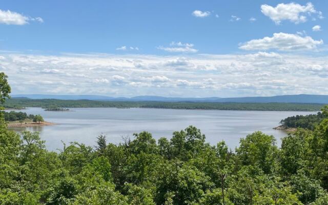 Seven Oklahoma Lakes Where You Rent a Cabin Right at the Water’s Edge for Almost Nothing