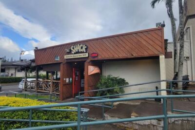 Hawaii Regulars Fill This Laid-Back Mililani Sports Bar for Its Loaded Burgers, Wings, and Games of Darts