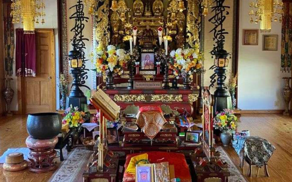 This Tennessee Peace Pagoda Hides a Serene Prayer Garden and Mountain Views That Feel Worlds Away