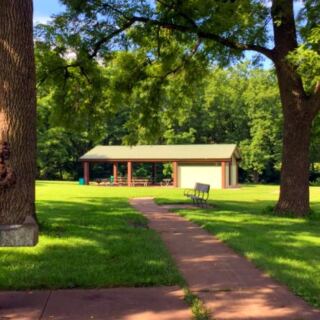 12 Kansas Picnic Spots With Easy Parking and Restrooms