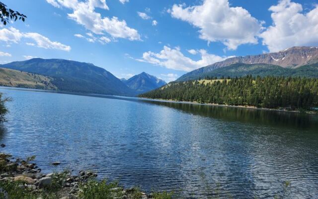 Oregon’s Fall Color Is Peaking Soon, and These 7 Spots Turn Brilliant Before Anywhere Else