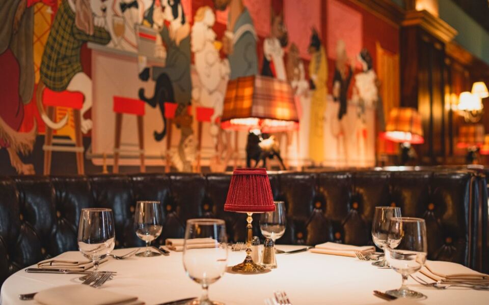 This Philadelphia Steakhouse Feels Like an Old Hollywood Supper Club