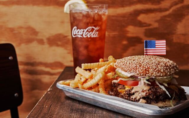 This No-Frills South Carolina Burger Joint Griddles What Charleston Calls Its Best Cheeseburger