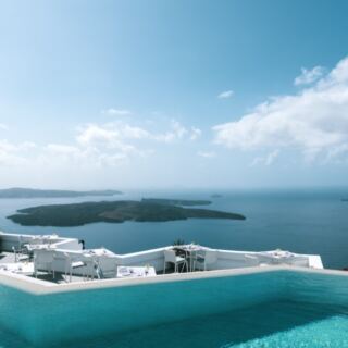10 of the World’s Most Impressive Hotel Pools