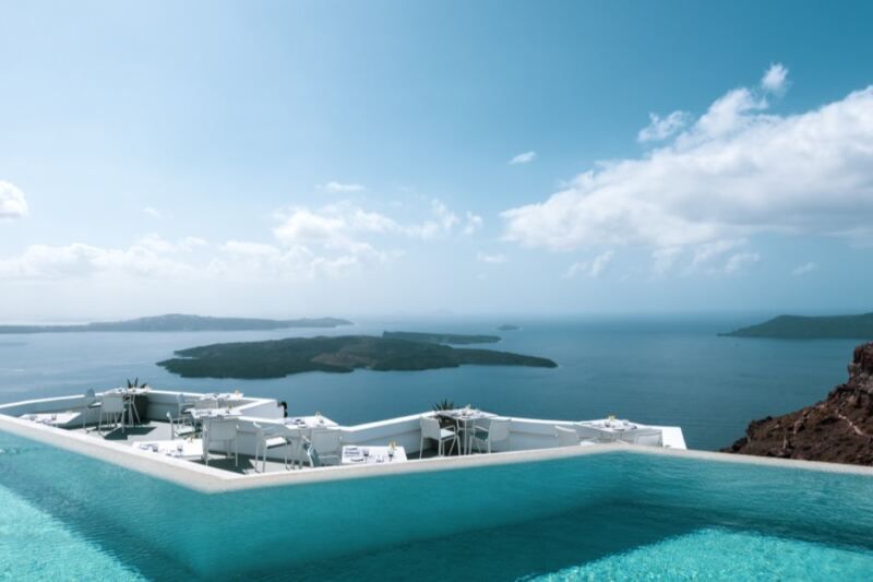 10 of the World’s Most Impressive Hotel Pools