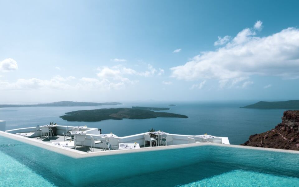10 of the World’s Most Impressive Hotel Pools