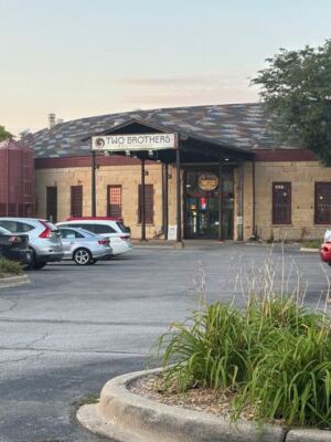 You Can Eat Dinner Inside This 1856 Limestone Railroad Roundhouse In Aurora, Illinois