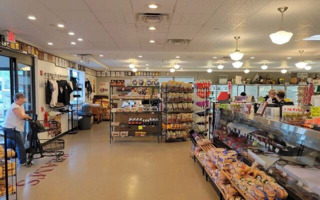 This Illinois Country Store Is Basically Heaven For Anyone Who Loves Good Meat