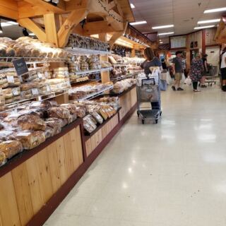 This Amish Farm Market In New Jersey Has Fresh Pretzels, Donuts, And Lines Worth Waiting In