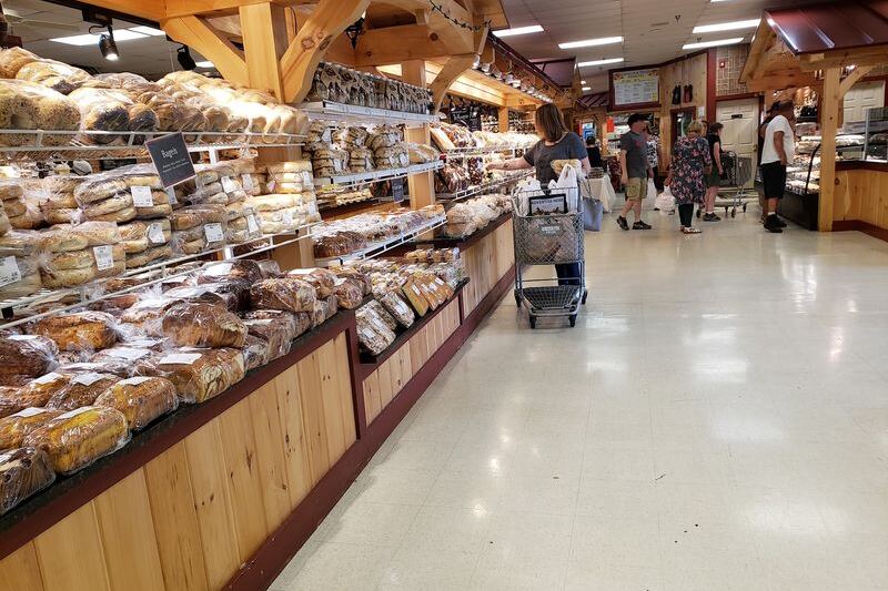 This Amish Farm Market In New Jersey Has Fresh Pretzels, Donuts, And Lines Worth Waiting In