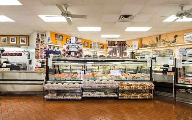 This Old-World Chicago Butcher Smokes Its Own Sausage the Way Generations Have