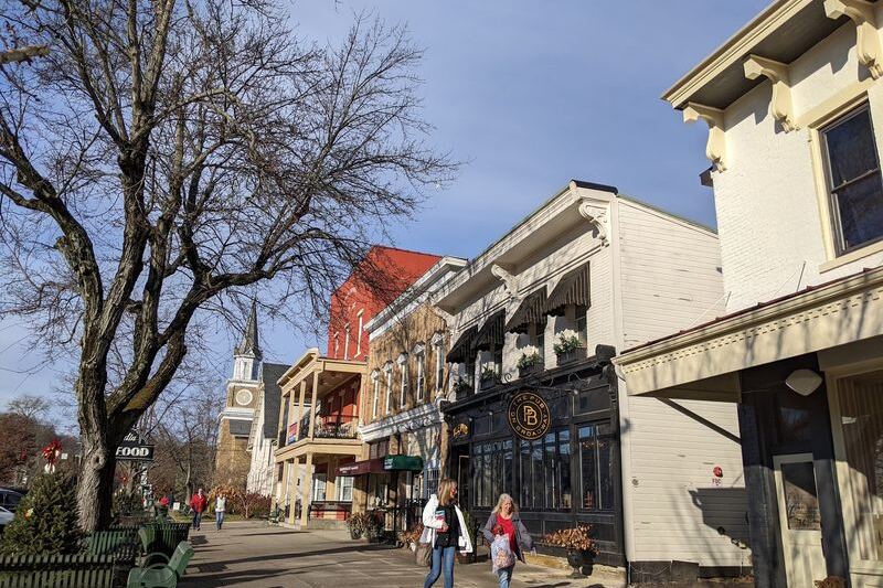 This Dreamy Little Ohio Town Feels Like You Wandered Straight Into A Hallmark Movie
