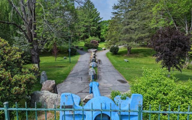 This Free Massachusetts Shrine Lets You Stroll Serene Garden Paths Around a Giant Rosary Made of Stones