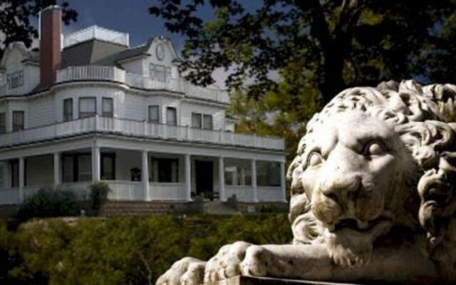 Seven Oklahoma Ghost Stories Tied to Real Places You Drive to This October