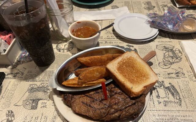 This Blink-and-You-Miss-It Eastern Oklahoma Steakhouse Serves a Ribeye Worth Slamming the Brakes For