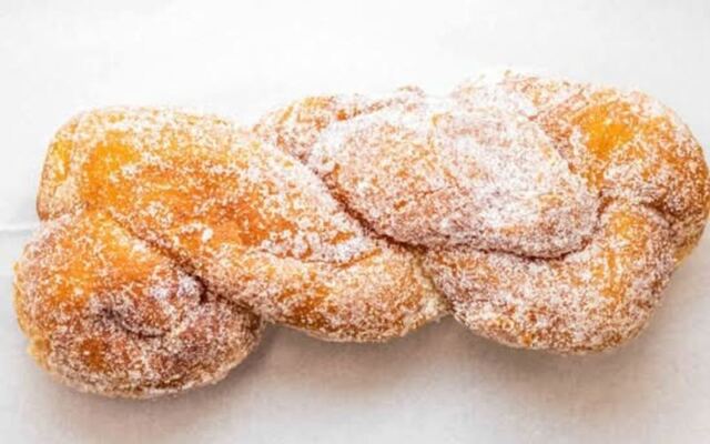 People Drive An Hour For A Box From This Crystal Lake Donut Shop That Never Closes
