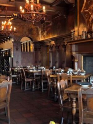 This Minnesota Steakhouse Has Been A Duluth Landmark Since 1914