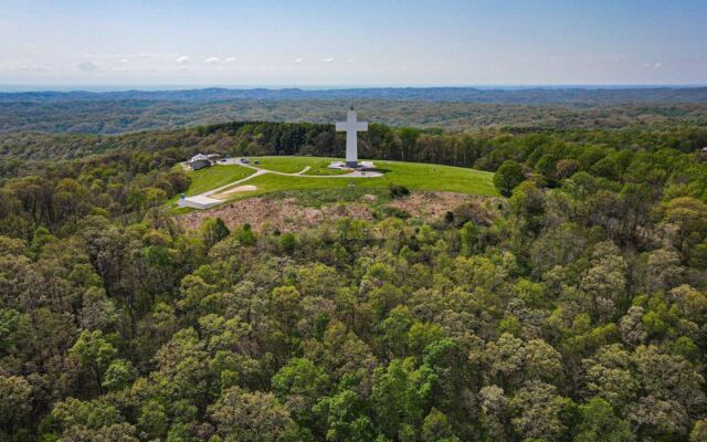 This Massive Hilltop Cross In Illinois Rises Above The Forest Like A Beacon You Spot Miles Away
