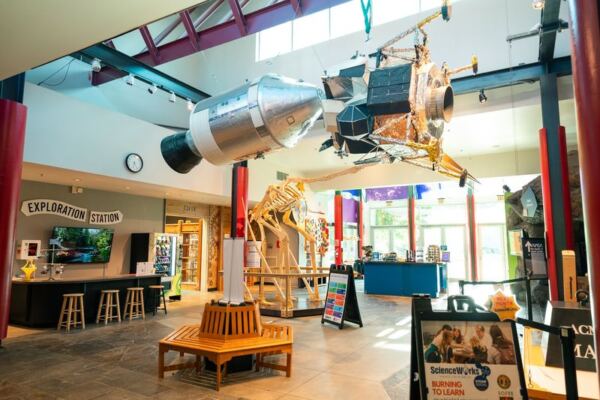 This Oregon Hands-On Science Museum Pairs Bubble Rooms and Dino Digs With an Outdoor Play Area Kids Explore