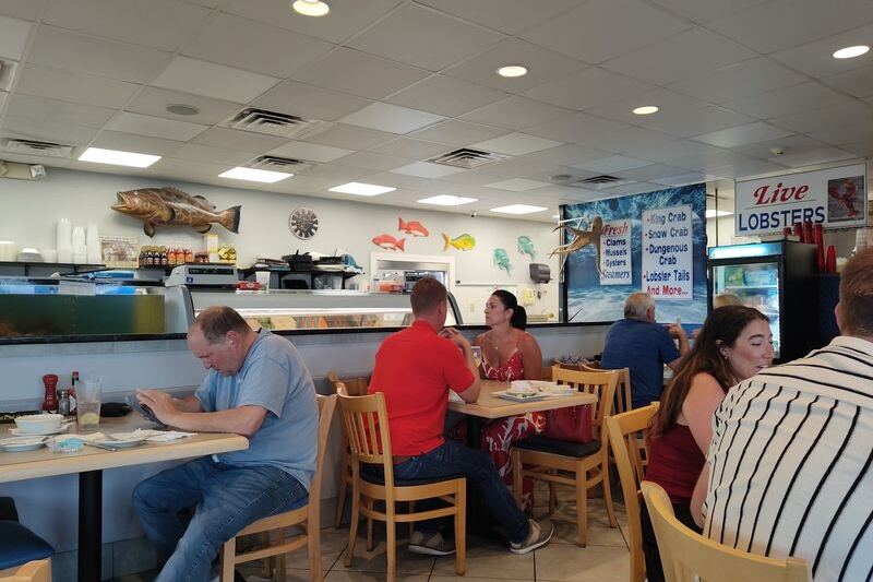 This New Jersey Seafood Market Is Worth Pulling Over For Fried Scallops, Fish and Chips, and Lobster Bisque