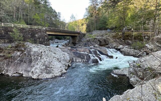These 9 Tennessee Waterfalls Sit So Close to the Parking Lot You Barely Break a Sweat