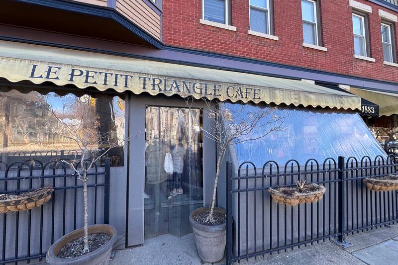 People Drive Across Ohio Just For The French Onion Soup At This Cozy Little Restaurant