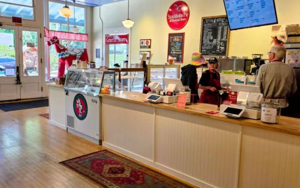 7 Wisconsin Small-Town Diners Where Locals Still Line Up for Homemade Pie