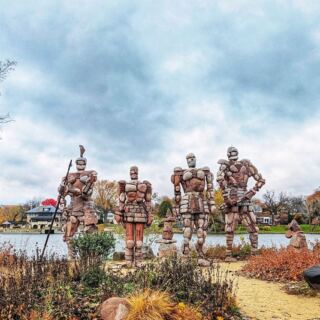 These Giant Stacked-Boulder Sentinels Rise Beside An Illinois River As A Wonder Most People Miss