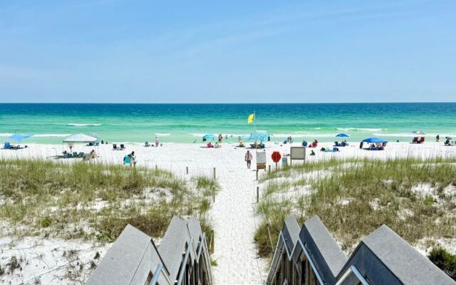15 Florida Beaches With Water So Clear They Look Almost Too Beautiful to Be Real