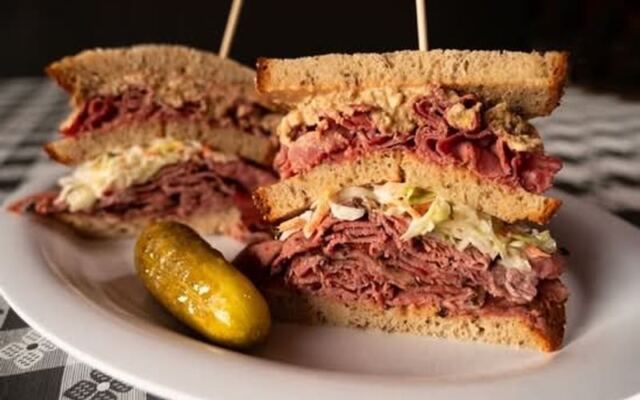 This Legendary Jewish Deli In Illinois Stacks Pastrami So High It’s Worth Driving From Anywhere