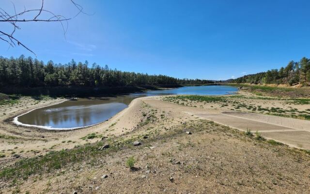 This Man-Made Arizona Lake Was Meant to Be a Recreation Haven, but Its Shoreline Keeps Quietly Creeping Back