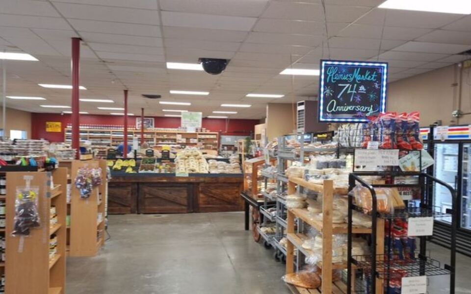 This Family-Run Colorado Produce Market Wins Over Food Lovers With Roasted Green Chile, Peach Preserves, And Local Honey