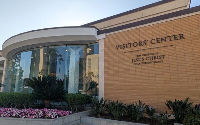 This Los Angeles Temple Towers Over Manicured Gardens and Fountains Where Anyone Can Walk the Grounds