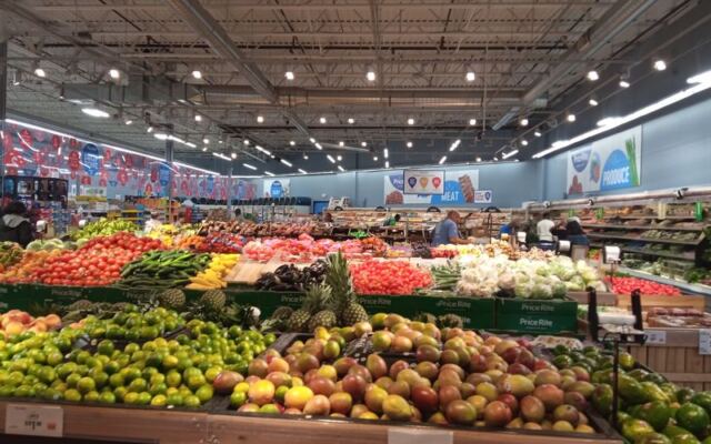 At This Worcester Discount Supermarket, Shoppers Get Whole Foods Quality Produce at Walmart Prices