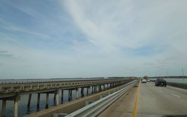 Driving Across This South Carolina Bridge Feels Like Gliding Right Over Lake Marion