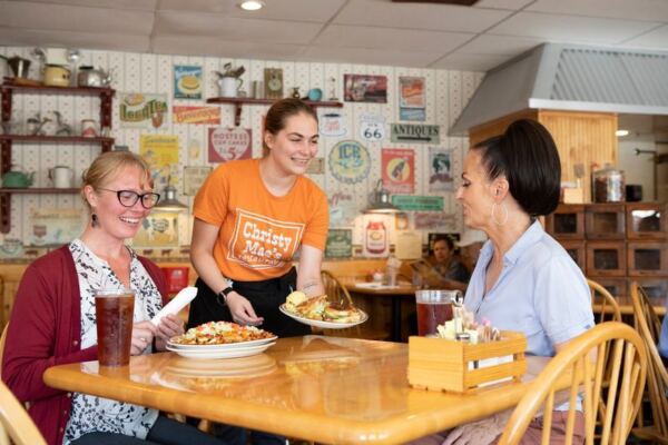 This Homey New Mexico Family Restaurant Wins Regulars Over With Green Chile Pot Pie, Sweet Cornbread, and Genuinely Friendly Service