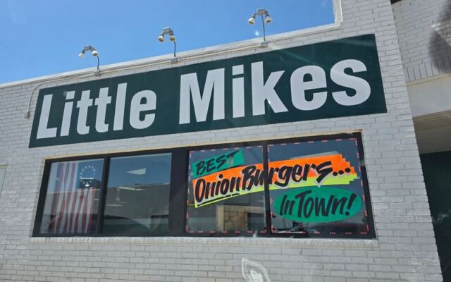 This Legendary Oklahoma Onion Burger Stand Tastes Like a Whole Afternoon From the Old Neighborhood