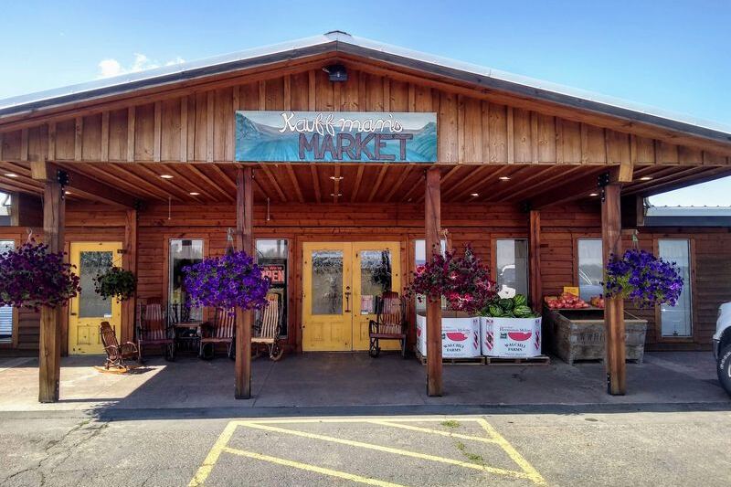 This Oregon Mennonite Market Draws Crowds for Homemade Sandwiches Piled With Carved Turkey and a Secret Spread