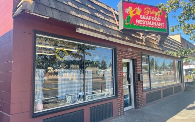 This Tiny Oregon Fish House Is a Neighborhood Institution for Fried Cod, Clam Strips, and Huge Portions at Honest Prices