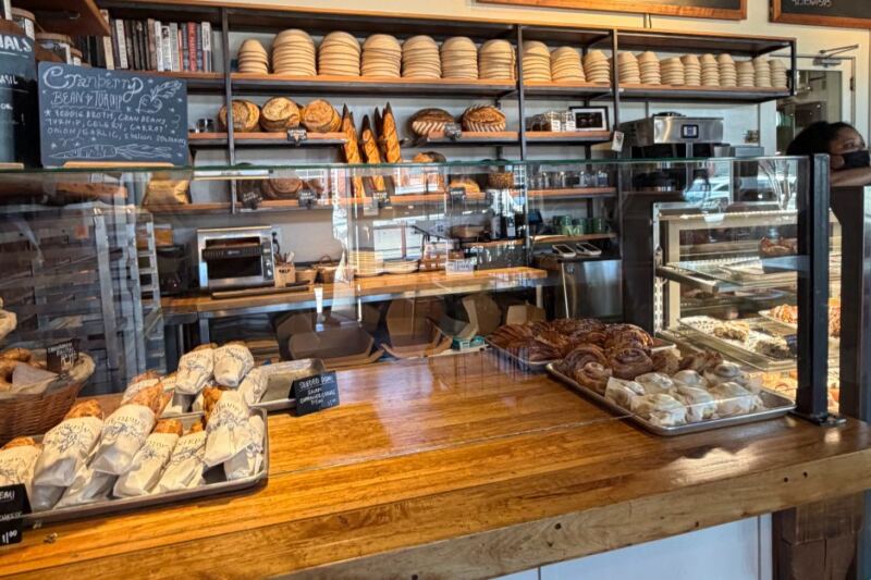 The Cinnamon Rolls at This Cozy Tennessee Bakery Put Every Mall Version to Shame