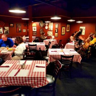 This Old-School Oregon Italian Spot Still Has Checkered Tablecloths And An Accordion Player That Locals Adore