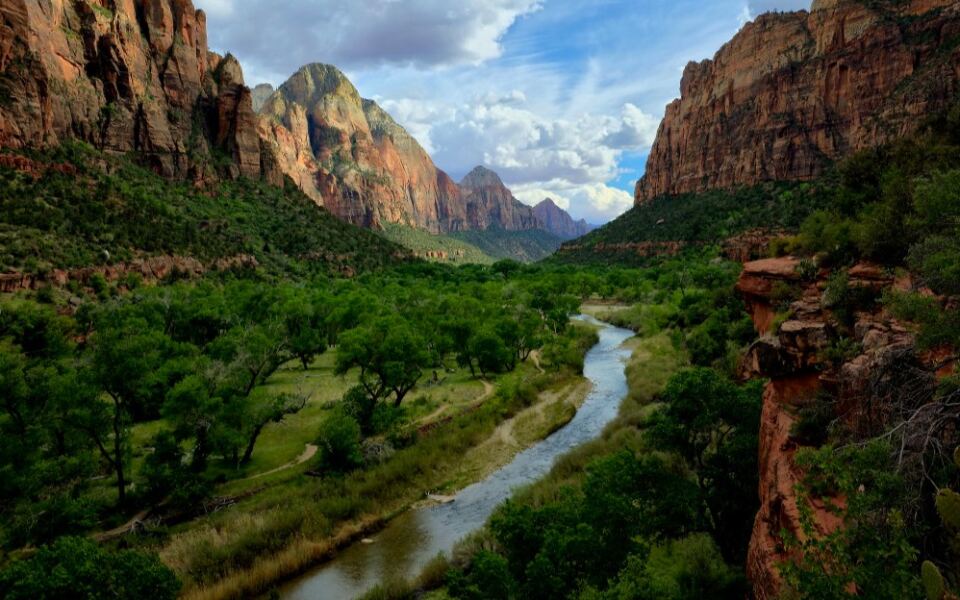 15 U.S. National Parks Travelers Couldn’t Stay Away From in Summer 2026